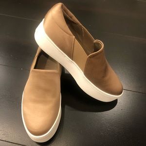 NWOT 5.5 Vince Warren Platform Sneaker